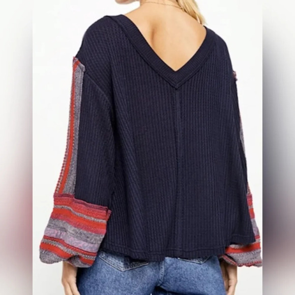 Free People Womens Navy Red V-Neck Copenhagen Long Sleeve Thermal Boho Top Sz M - Picture 9 of 9